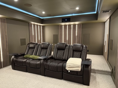 Warm Leisure Suite