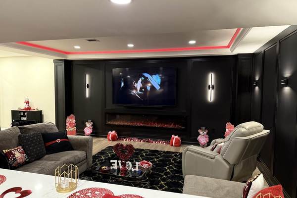 Cupid’s Cove Lounge