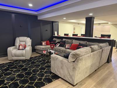 Cupid’s Cove Lounge