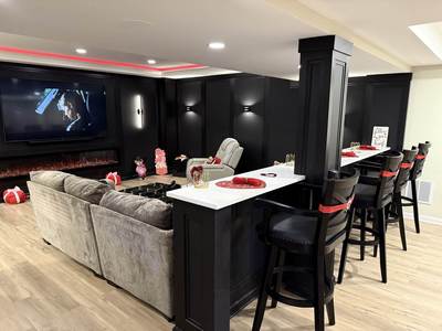 Cupid’s Cove Lounge