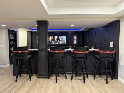 Cupid’s Cove Lounge