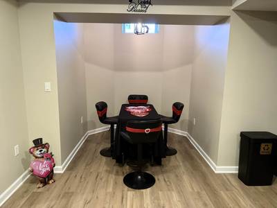 Cupid’s Cove Lounge