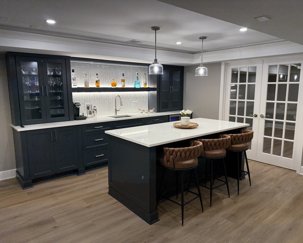 Pristine Charcoal Lounge
