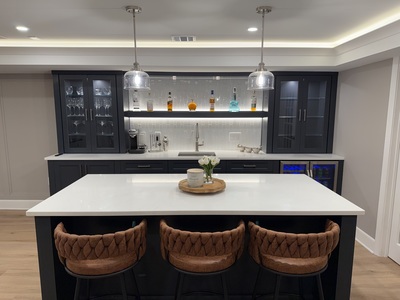 Pristine Charcoal Lounge
