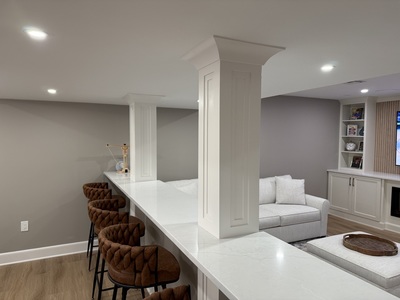 Pristine Charcoal Lounge