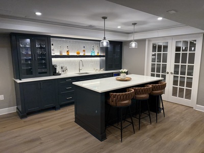 Pristine Charcoal Lounge