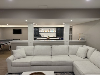 Pristine Charcoal Lounge