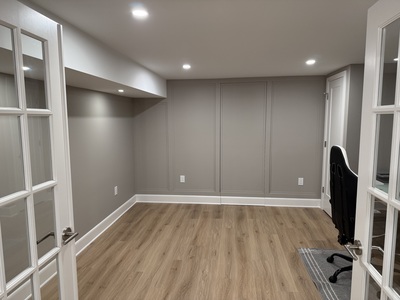Pristine Charcoal Lounge