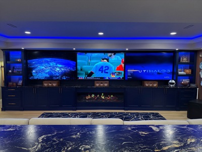 Executive Navy Lounge