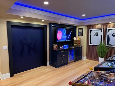 Executive Navy Lounge