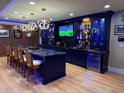 Executive Navy Lounge