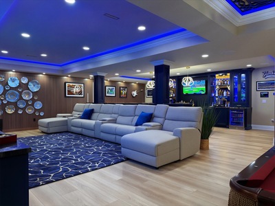 Executive Navy Lounge