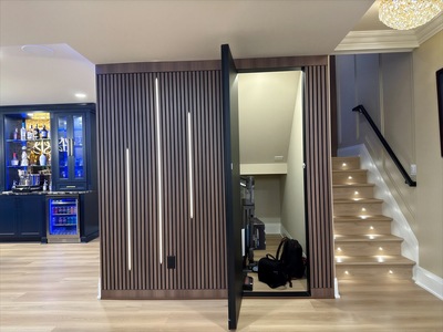 Executive Navy Lounge
